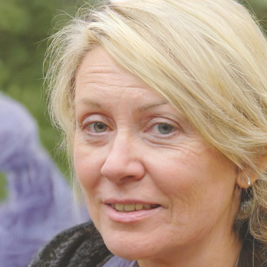 Anna Weber, Spezialistin für Finanzplanung